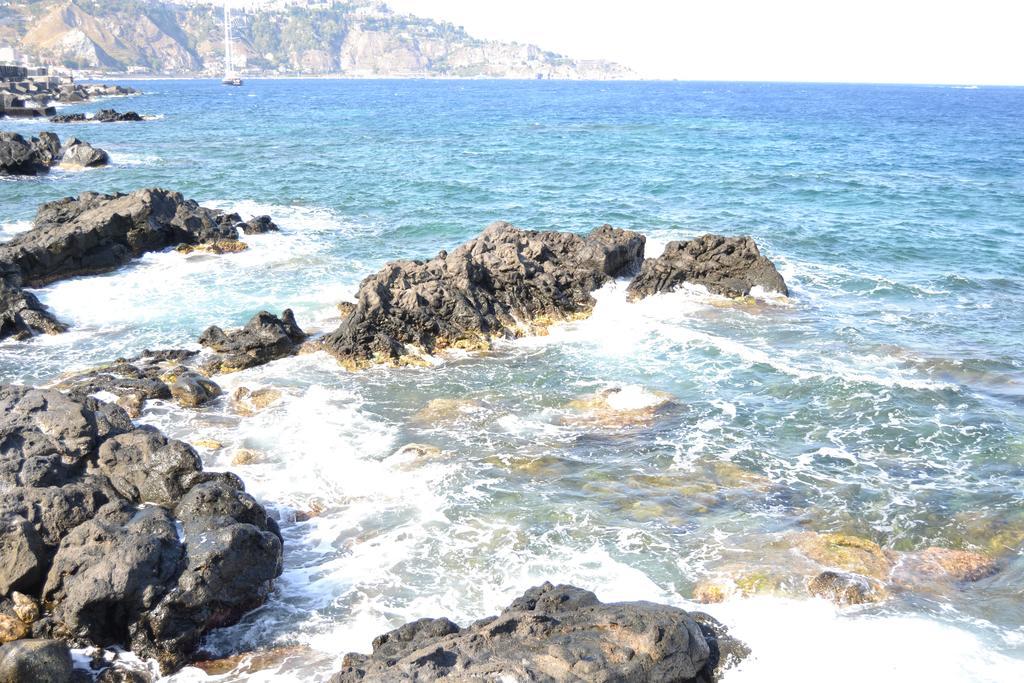 Hotel Porto Azzurro Giardini Naxos Eksteriør billede