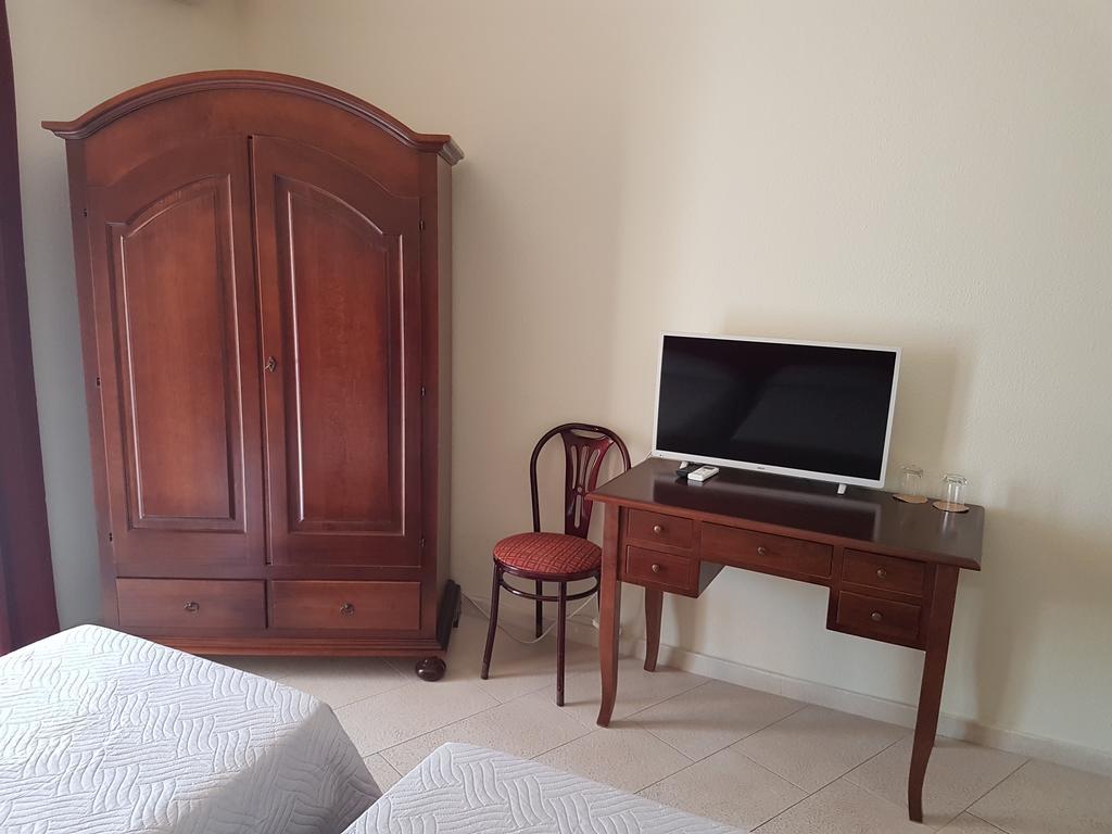Hotel Porto Azzurro Giardini Naxos Eksteriør billede