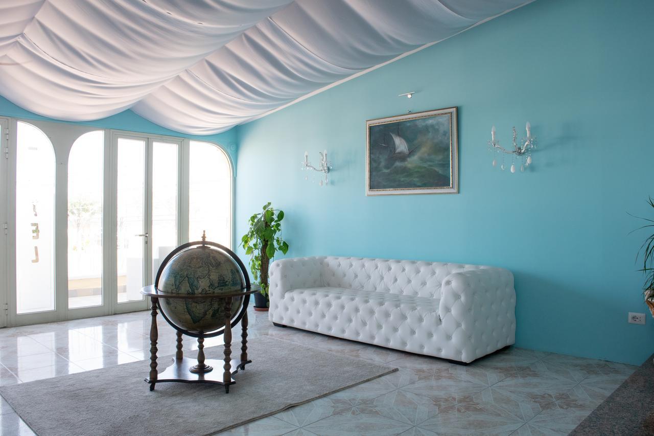 Hotel Porto Azzurro Giardini Naxos Eksteriør billede