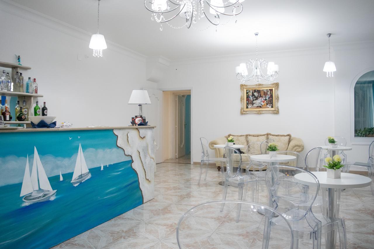 Hotel Porto Azzurro Giardini Naxos Eksteriør billede