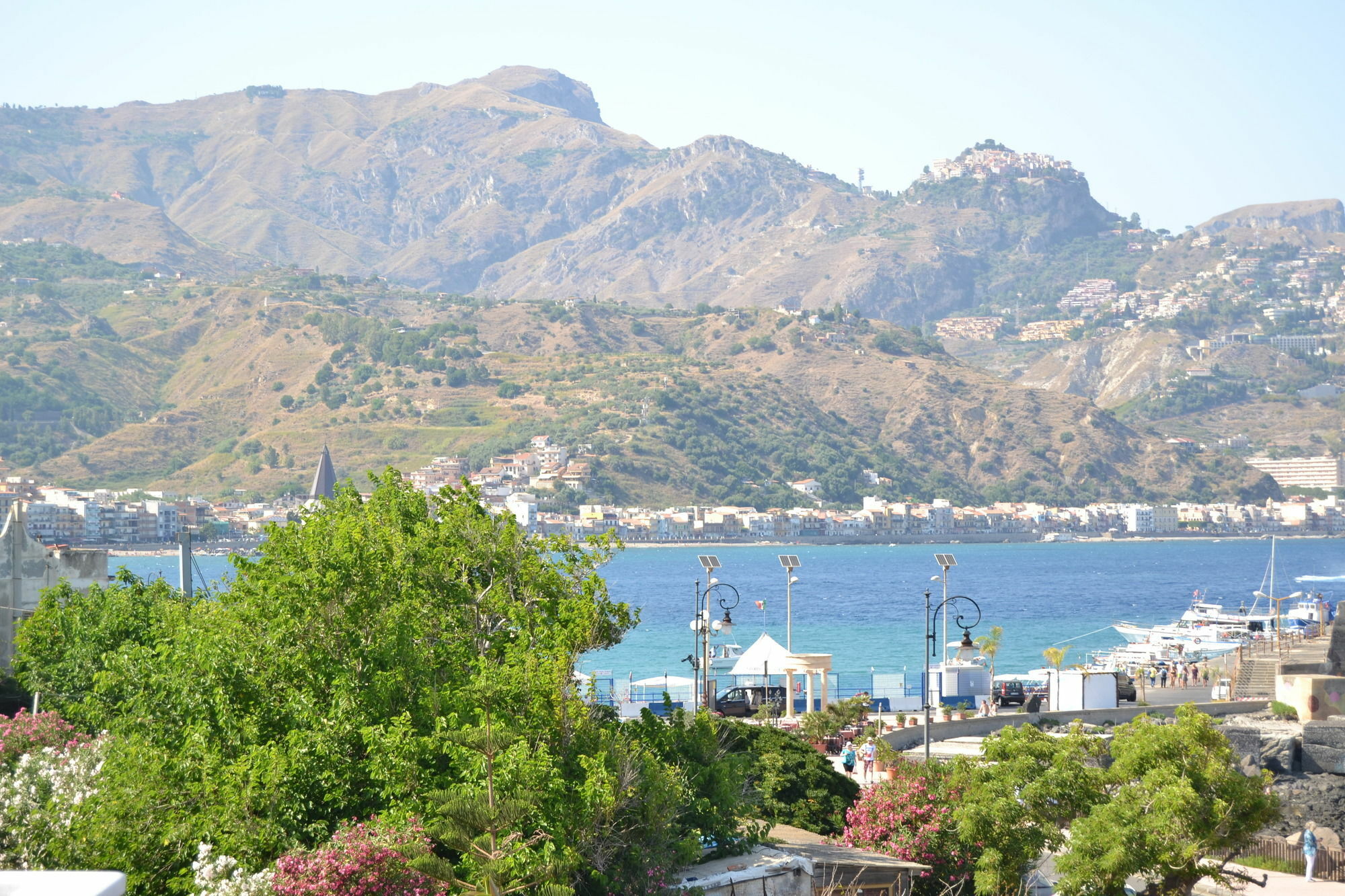 Hotel Porto Azzurro Giardini Naxos Eksteriør billede