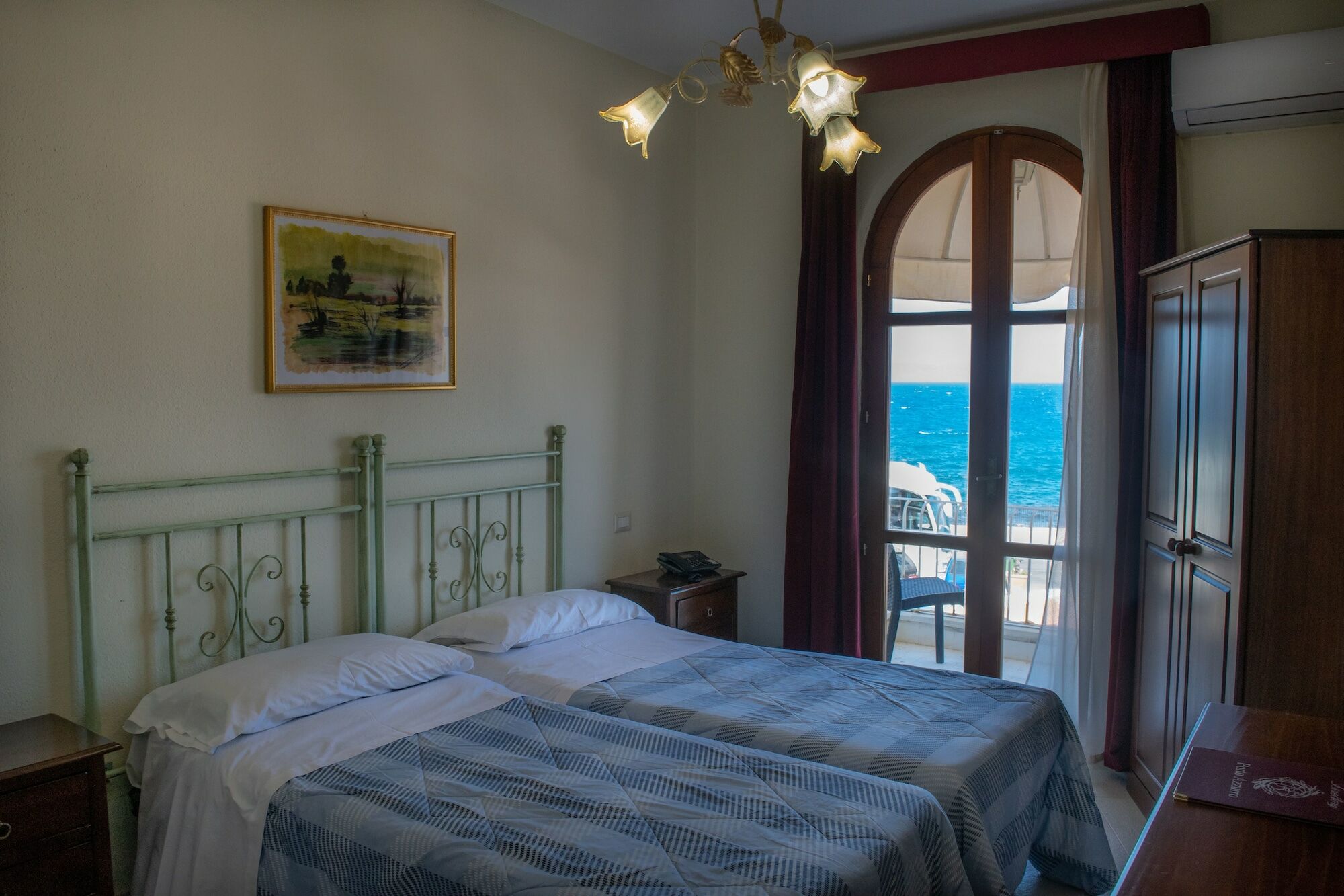 Hotel Porto Azzurro Giardini Naxos Eksteriør billede